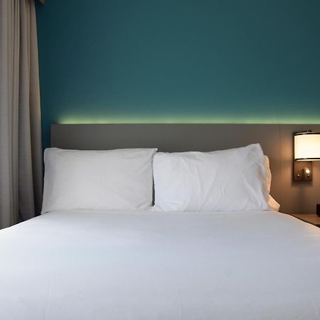 Comfort Inn & Suites Nw Milwaukee Germantown Esterno foto